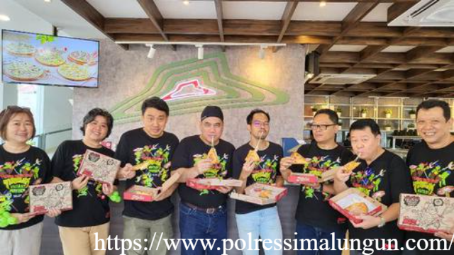 Heboh Sekolah Jual Paket Seragam: Warganet